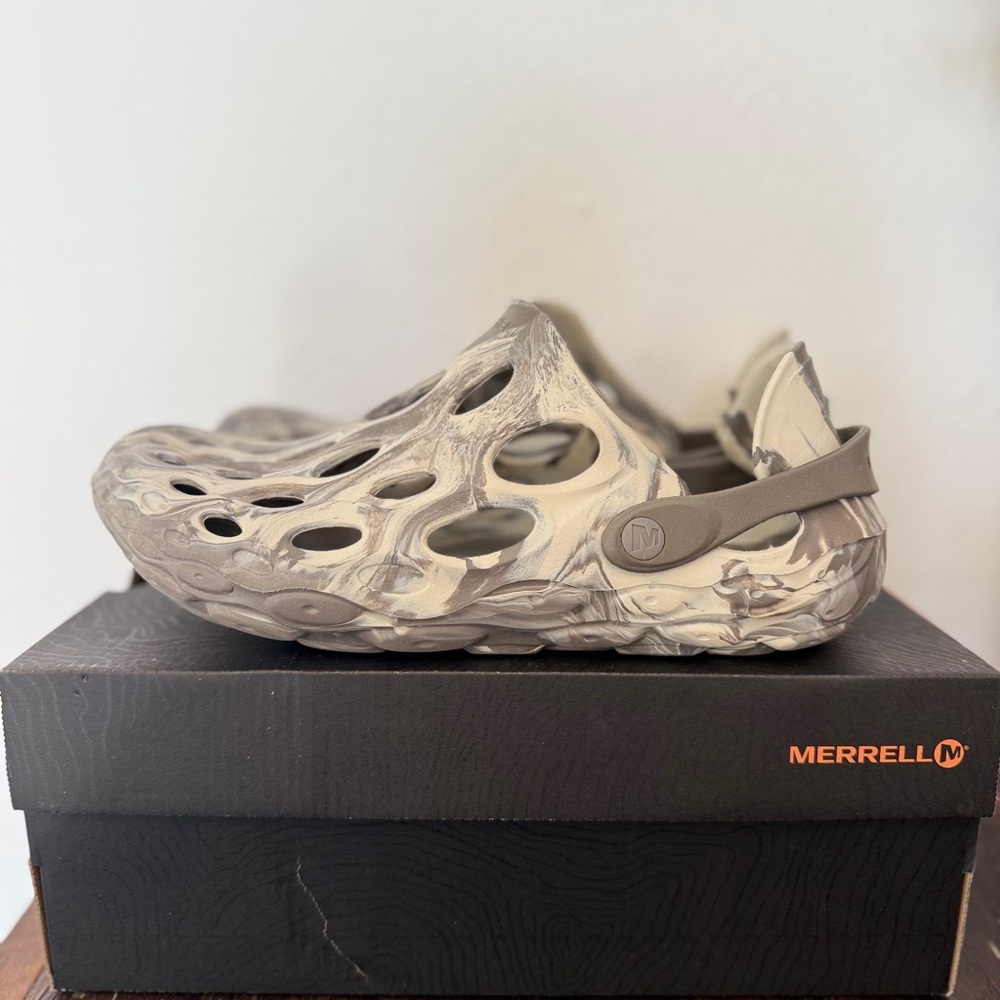 Merrell Hydro Moc Clogs in Tan and Brown